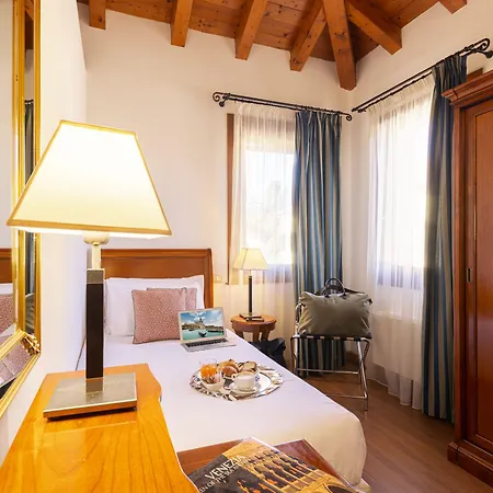 Venice Airport Hotel Tessera