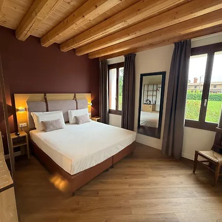 فندق Venice Airport 4*