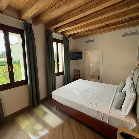Venice Airport 4* Tessera