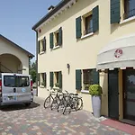 Отель Venice Airport