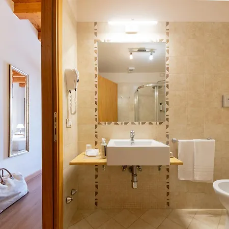 Venice Airport 4* Тессера