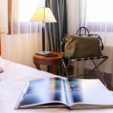 Отель Venice Airport 4*