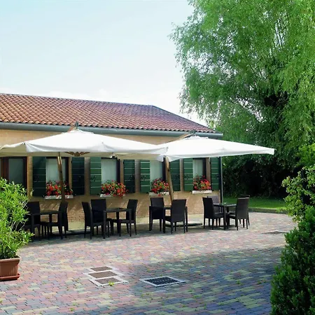 Отель Venice Airport