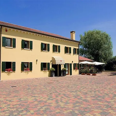 Отель Venice Airport