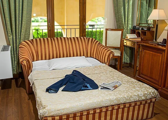 Hotel Venice Airport 4*